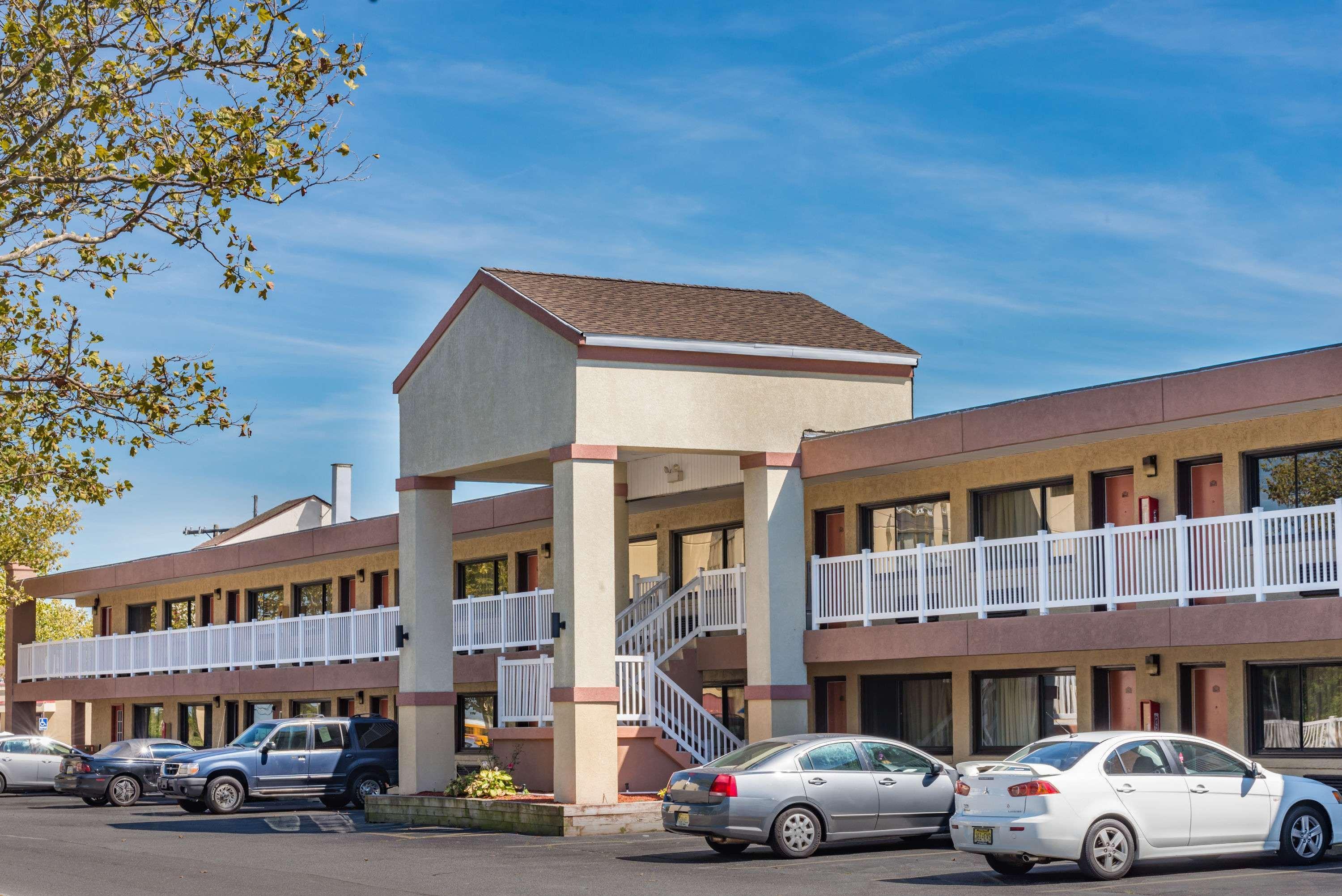 Ramada By Wyndham West Atlantic City Egg Harbor Township Bagian luar foto
