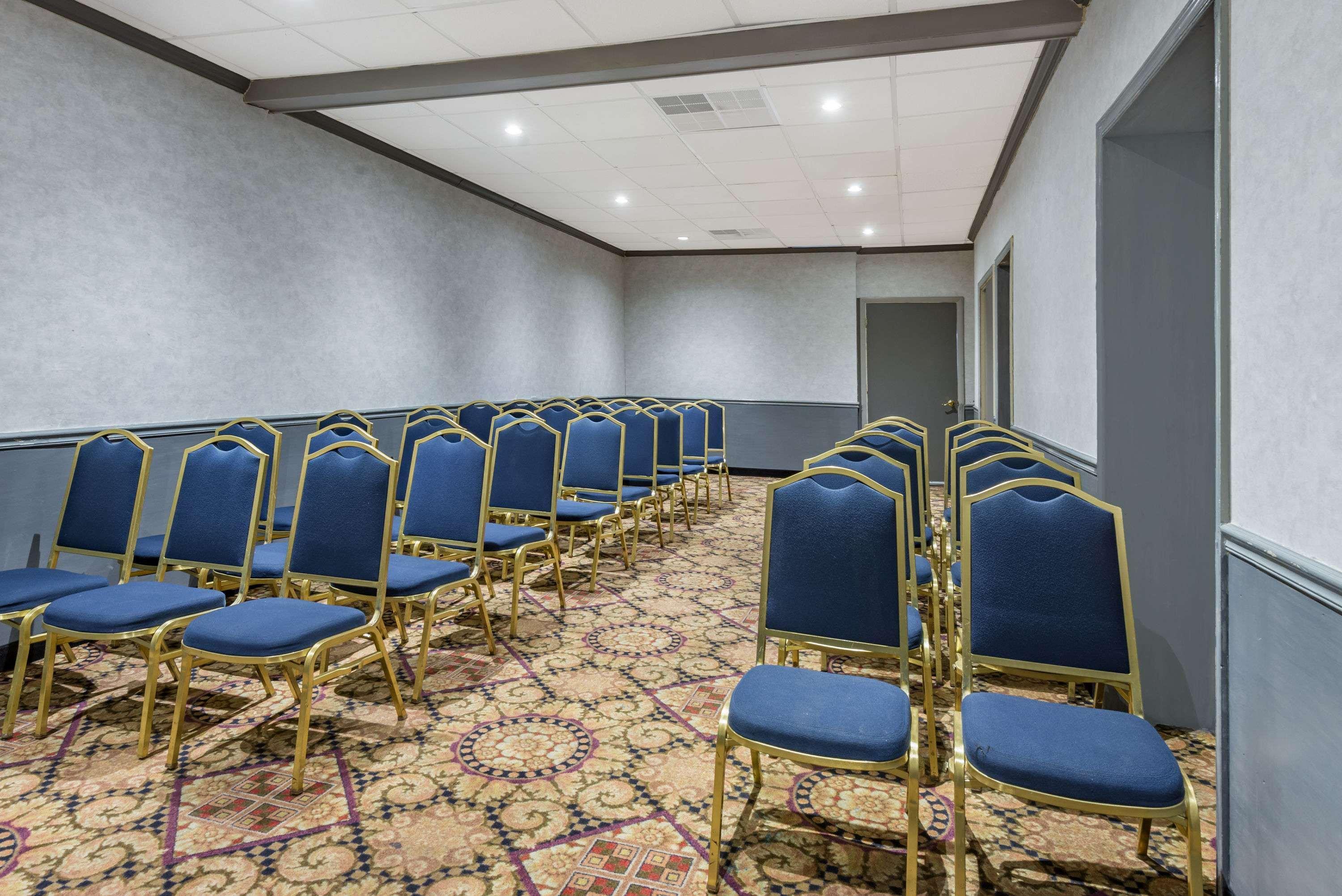 Ramada By Wyndham West Atlantic City Egg Harbor Township Bagian luar foto