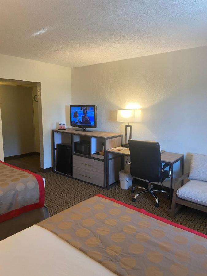 Ramada By Wyndham West Atlantic City Egg Harbor Township Bagian luar foto