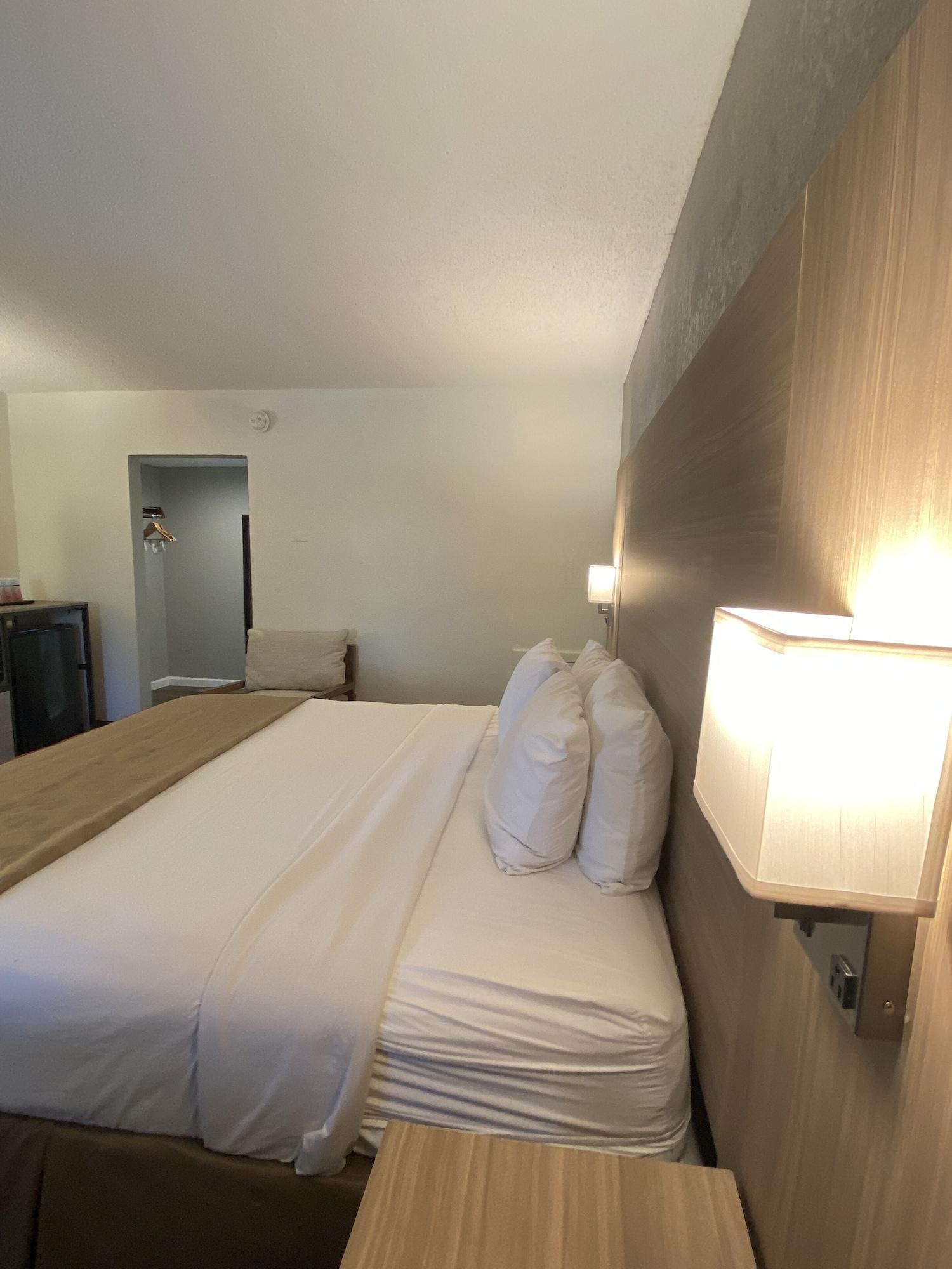 Ramada By Wyndham West Atlantic City Egg Harbor Township Bagian luar foto