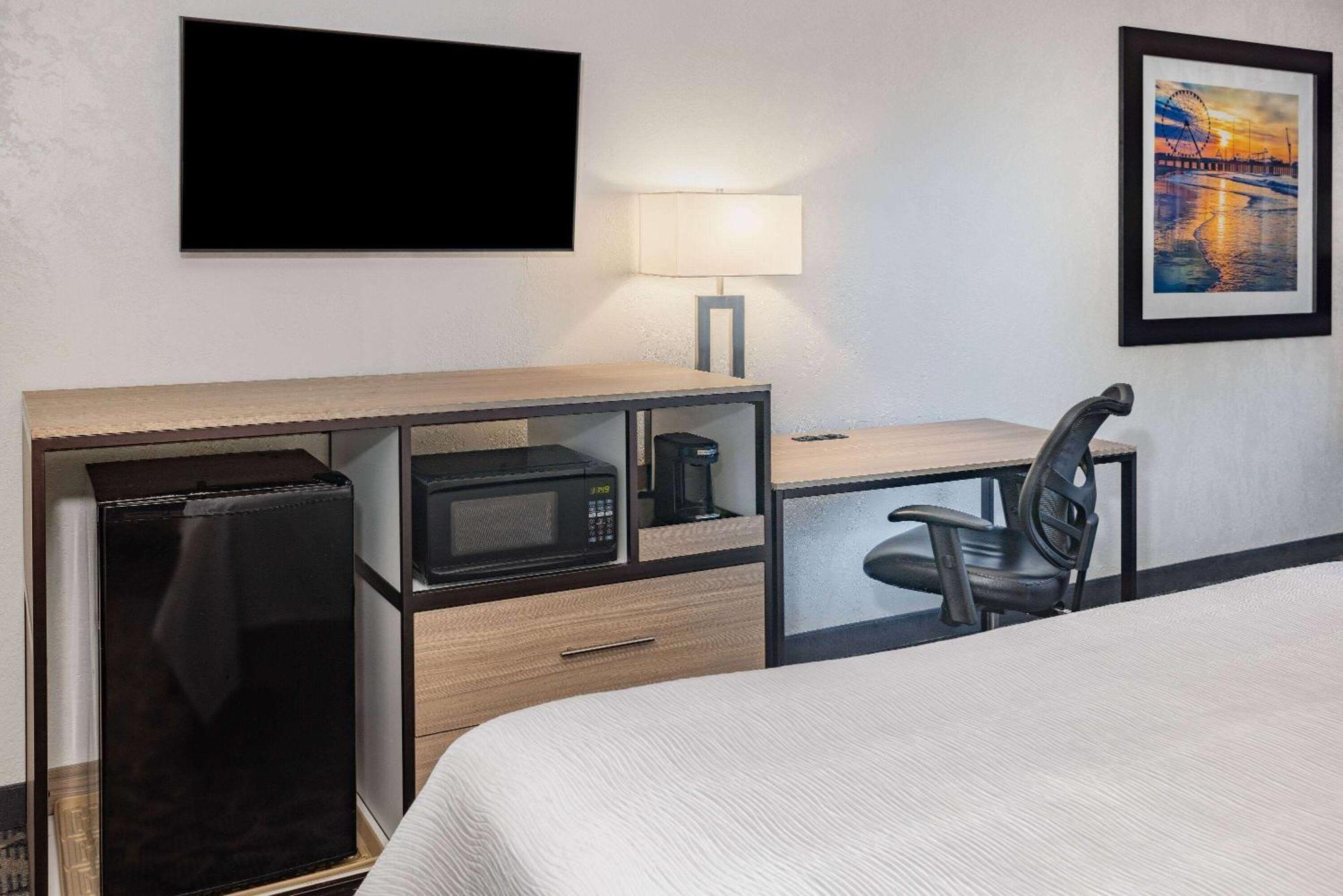 Ramada By Wyndham West Atlantic City Egg Harbor Township Bagian luar foto