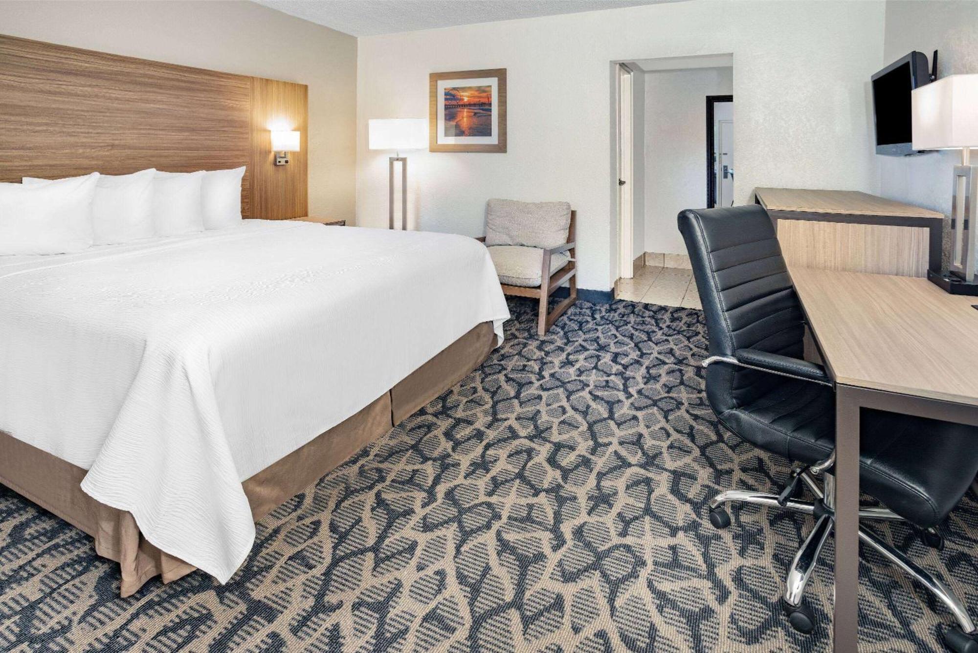 Ramada By Wyndham West Atlantic City Egg Harbor Township Bagian luar foto