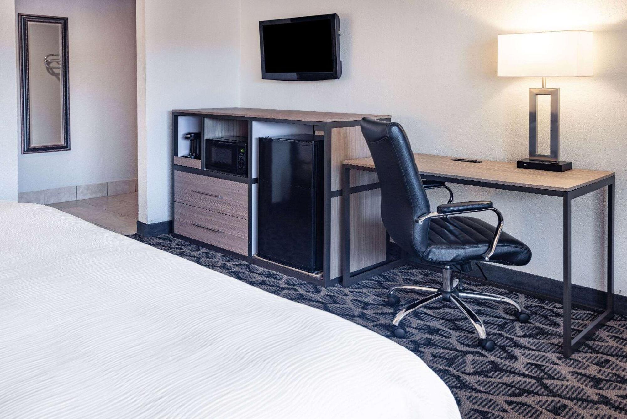 Ramada By Wyndham West Atlantic City Egg Harbor Township Bagian luar foto