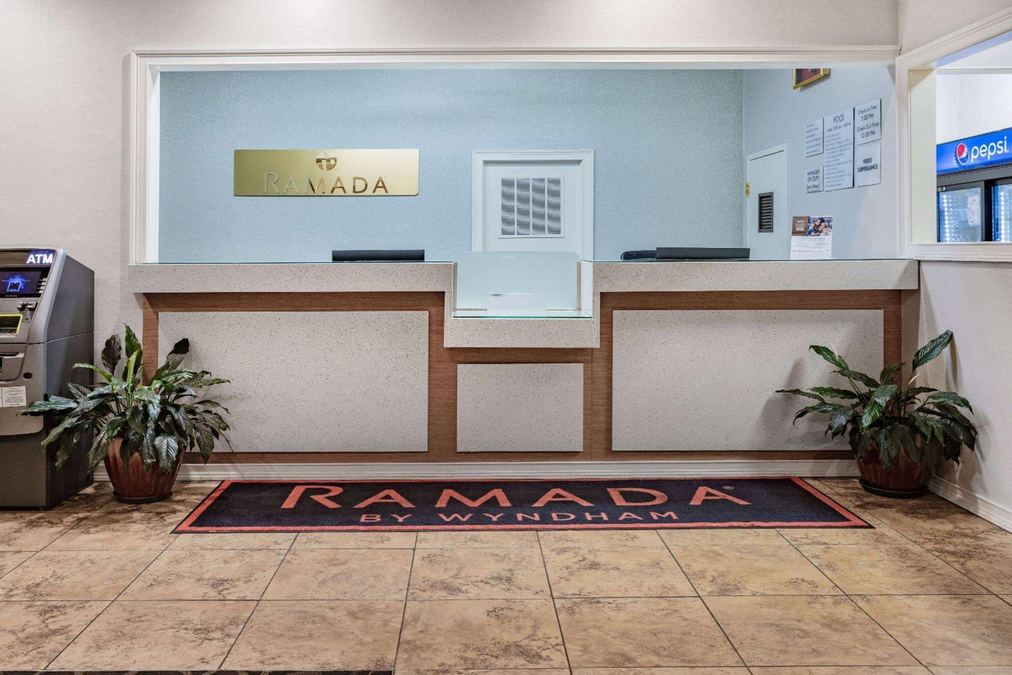 Ramada By Wyndham West Atlantic City Egg Harbor Township Bagian luar foto
